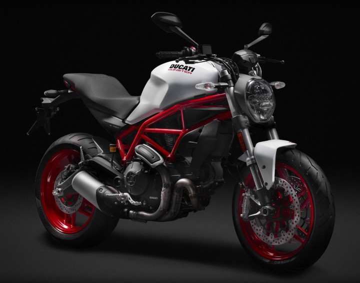 ドゥカティ、「Ducati 2017 World Premiere」を開催し、新型「スクランブラー」「モンスター 797/1200」「ムルティストラーダ950」「スーパースポーツ」「1299スーパーレジェーラ」を公開。